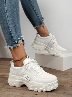 Women Letter Graphic Lace-up Front Sports Shoes