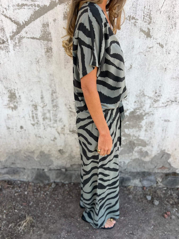 Women's V-neck Zebra Pattern Comfortable Casual Suit